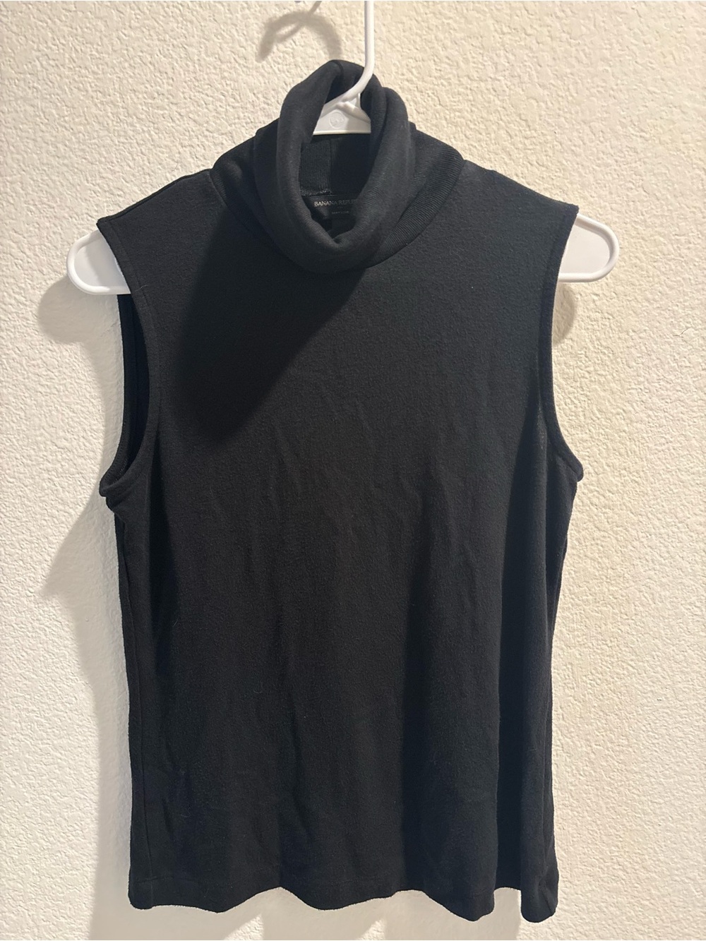 Banana Republic Factory | Sleeveless Black Turtleneck | Medium